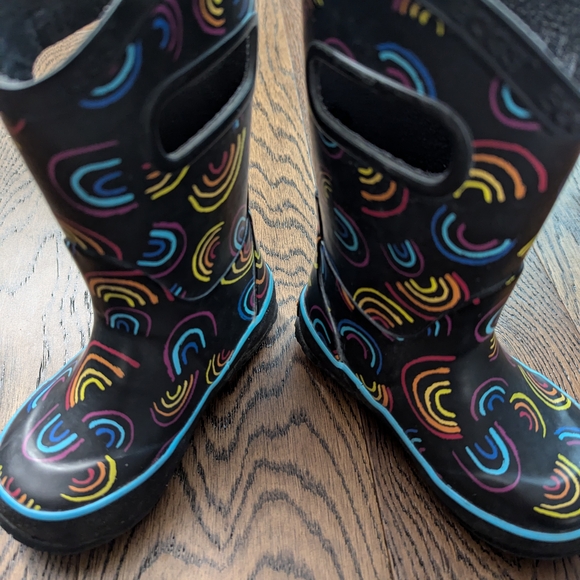 Kids' Black Rainbow Boots - Picture 5 of 7